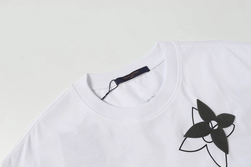RelaxedFit Louis Vuitton T-Shirts 132139