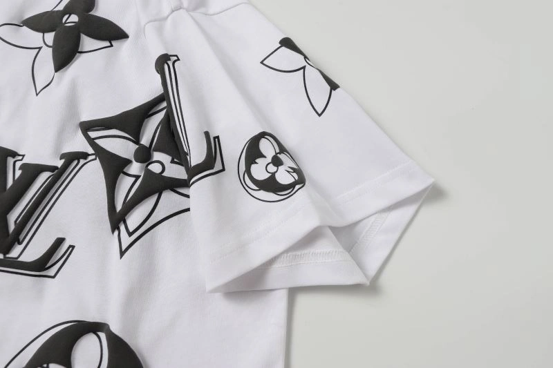 RelaxedFit Louis Vuitton T-Shirts 132139