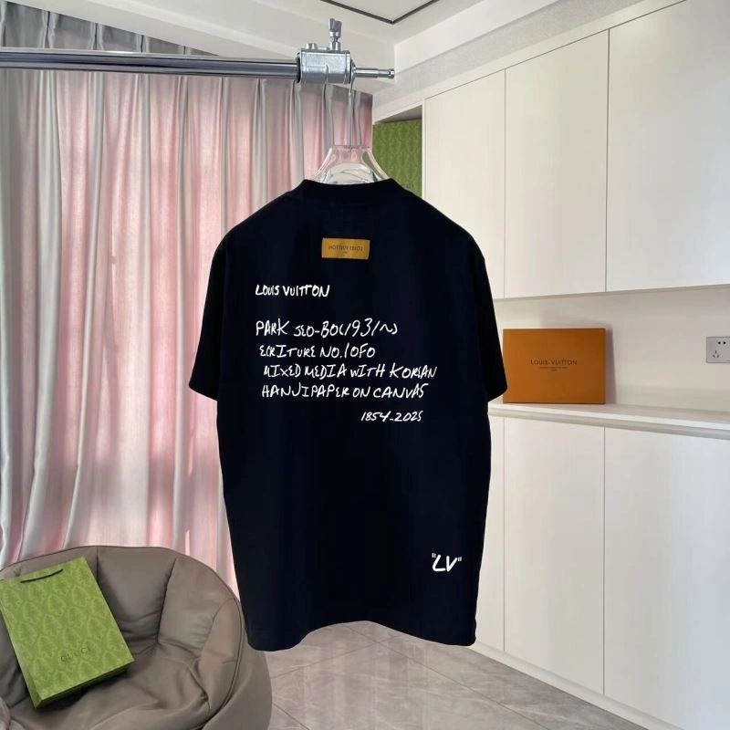 TravelReady Louis Vuitton T-Shirts 132141