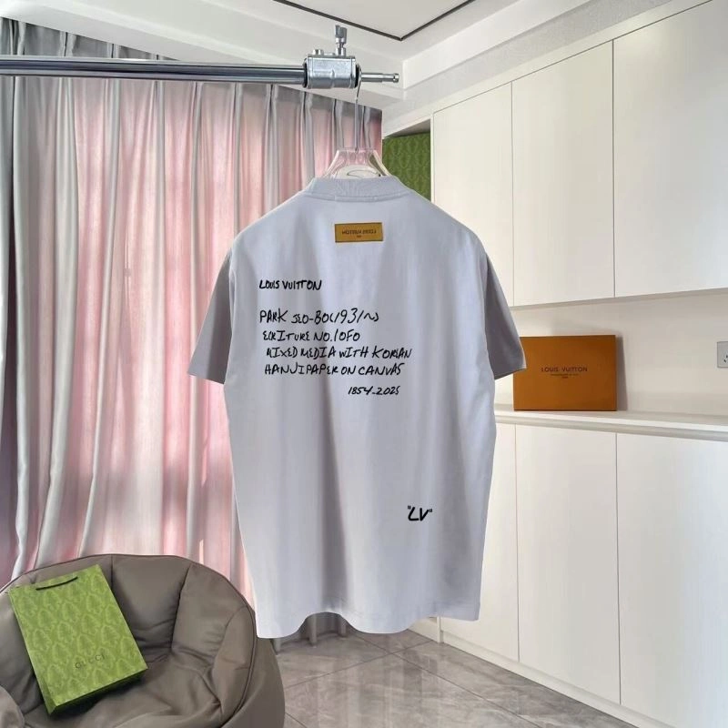 TravelReady Louis Vuitton T-Shirts 132141