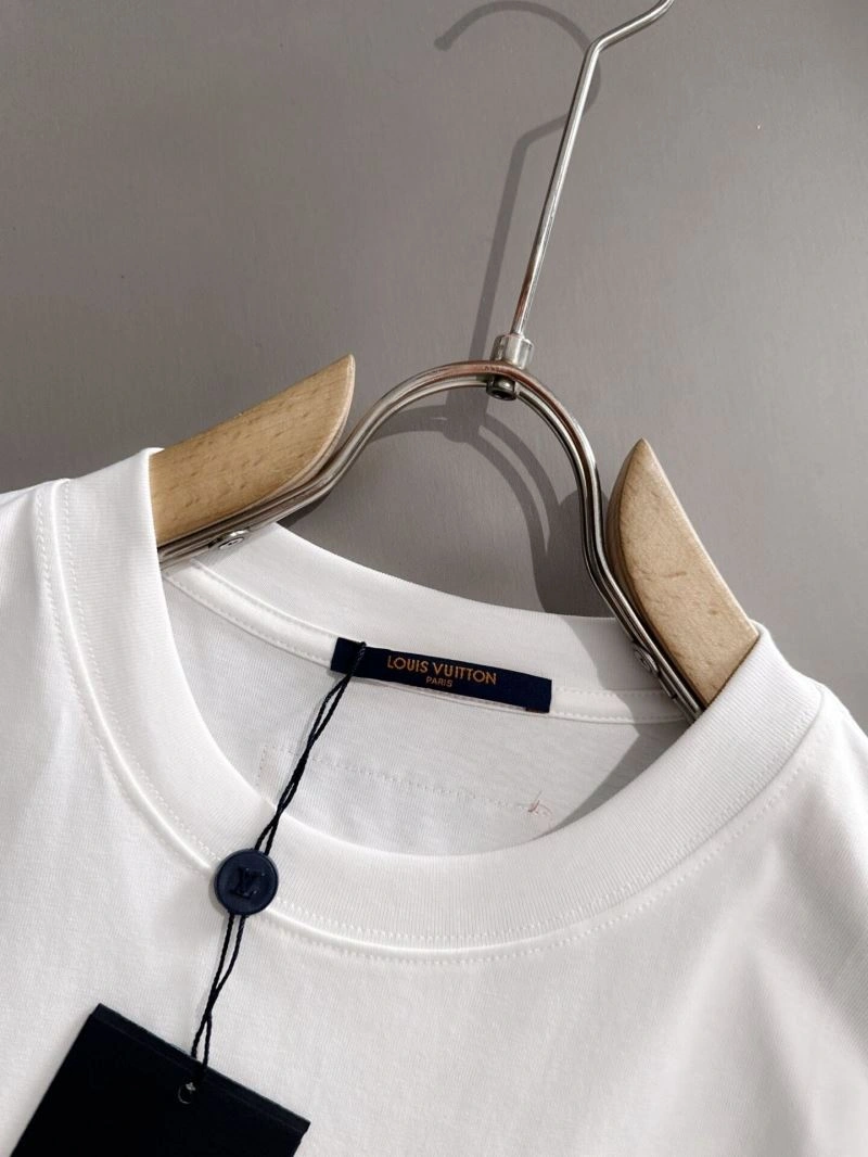 Lightweight Louis Vuitton T-Shirts 132115