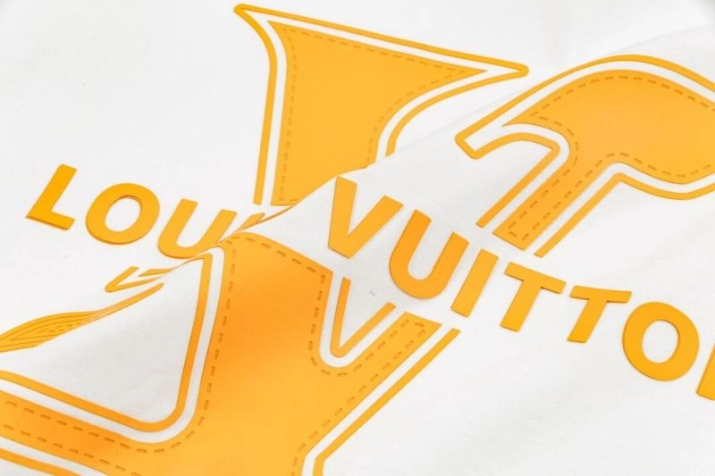 Compact Louis Vuitton T-Shirts 132112