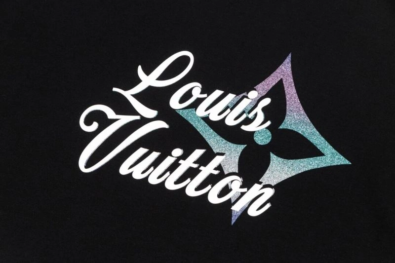Stylish Louis Vuitton T-Shirts 132110