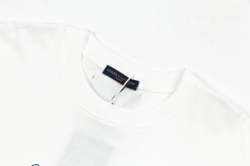 Stylish Louis Vuitton T-Shirts 132110