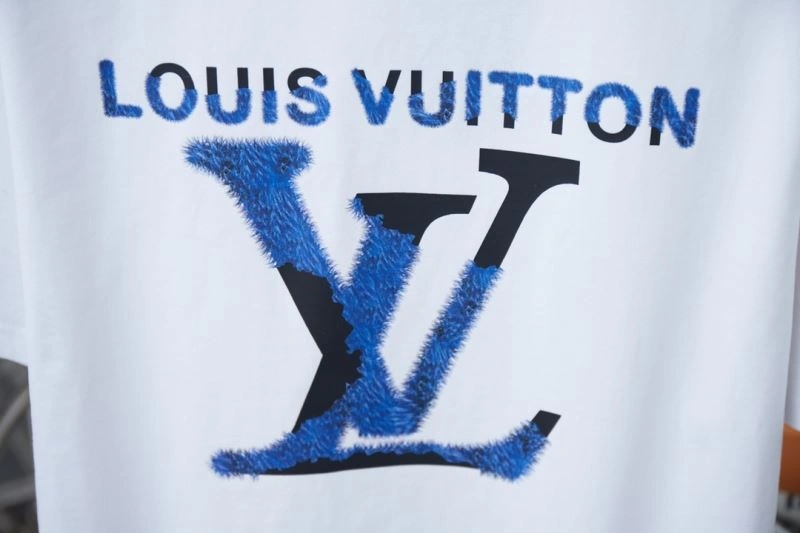 WeatherProof Louis Vuitton T-Shirts 138491