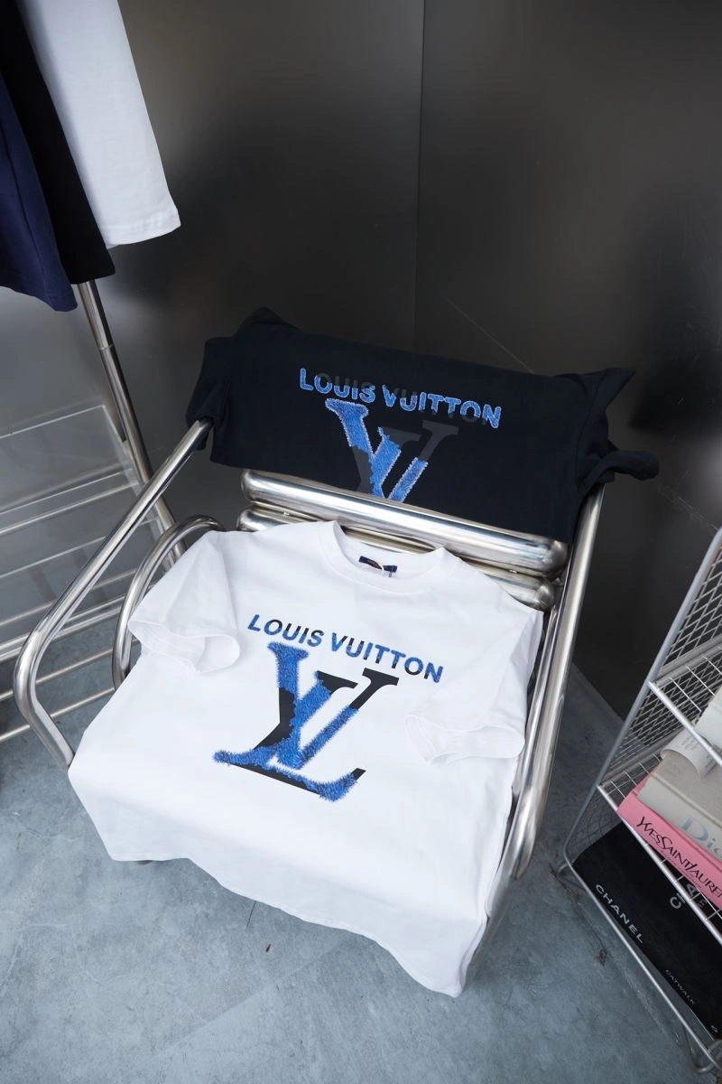 WeatherProof Louis Vuitton T-Shirts 138491