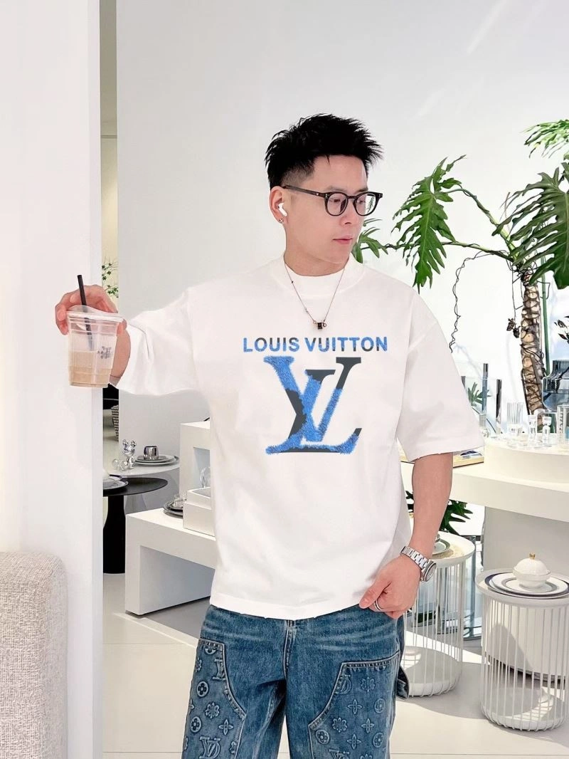WeatherProof Louis Vuitton T-Shirts 138491