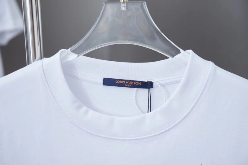 Louis Vuitton T-Shirts ComfortFit 138474