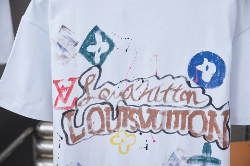 Louis Vuitton T-Shirts ComfortFit 138474