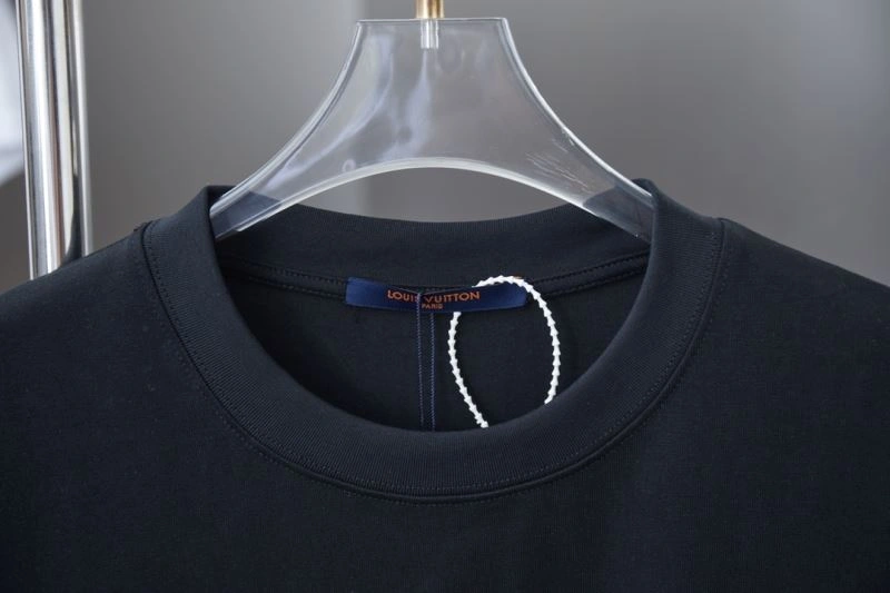 FashionForward Louis Vuitton T-Shirts 138471
