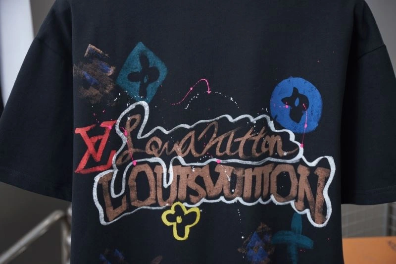 FashionForward Louis Vuitton T-Shirts 138471