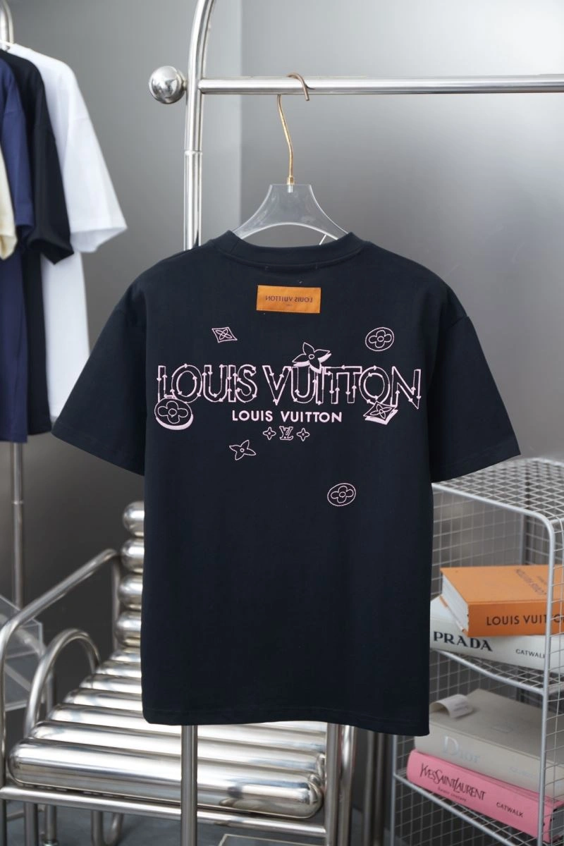 Louis Vuitton T-Shirts OnTrend 138469