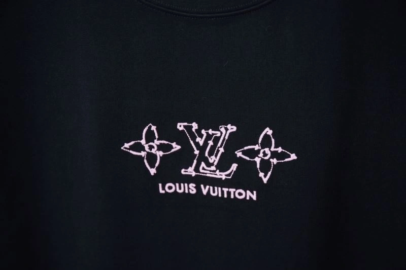 Louis Vuitton T-Shirts OnTrend 138469