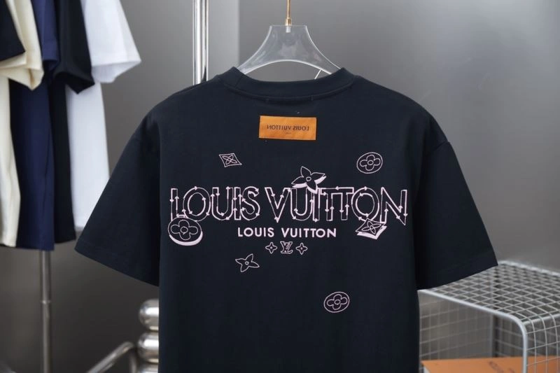 Louis Vuitton T-Shirts OnTrend 138469