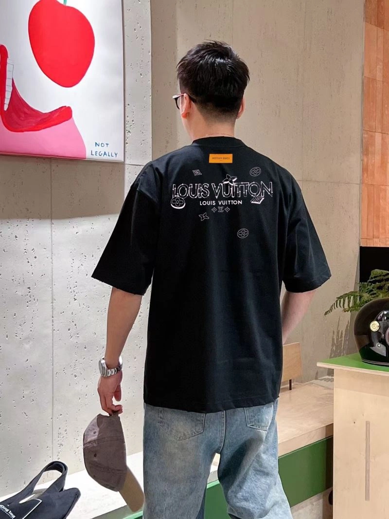 Louis Vuitton T-Shirts OnTrend 138469