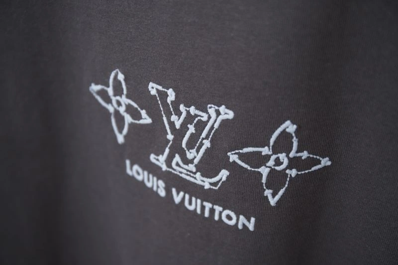 Popular Louis Vuitton T-Shirts 138472