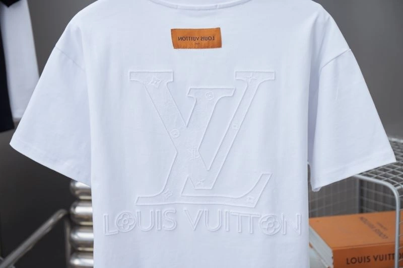 Affordable Louis Vuitton T-Shirts 138465