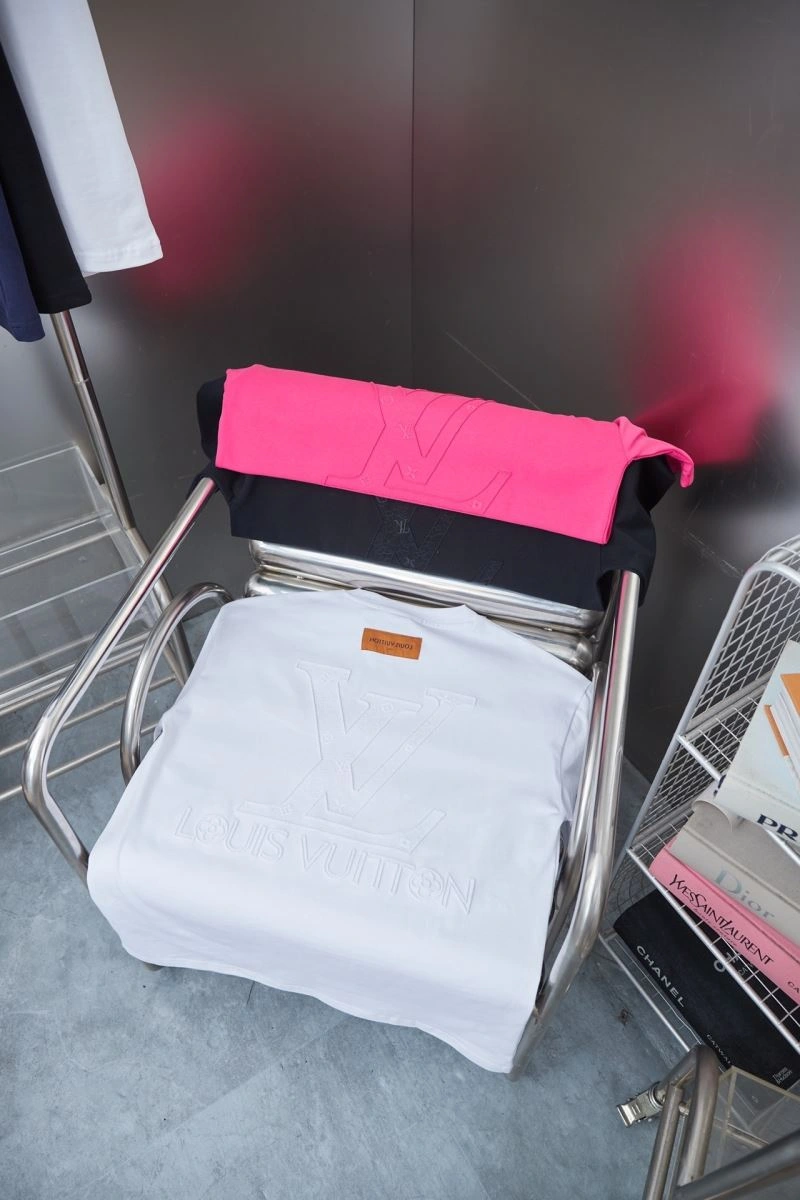 Affordable Louis Vuitton T-Shirts 138465