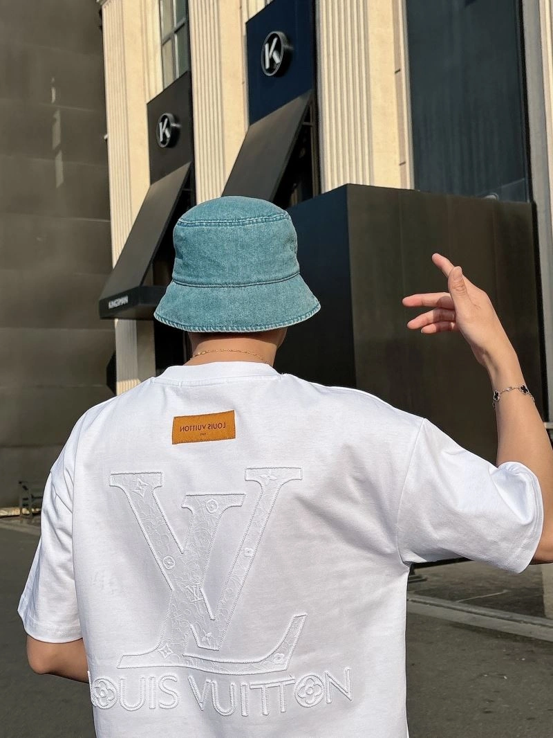 Affordable Louis Vuitton T-Shirts 138465