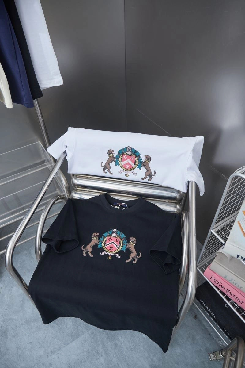 Functional Louis Vuitton T-Shirts 138462