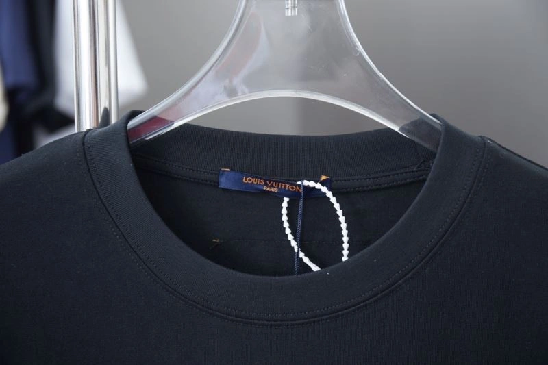 Louis Vuitton T-Shirts Fashionable 138452