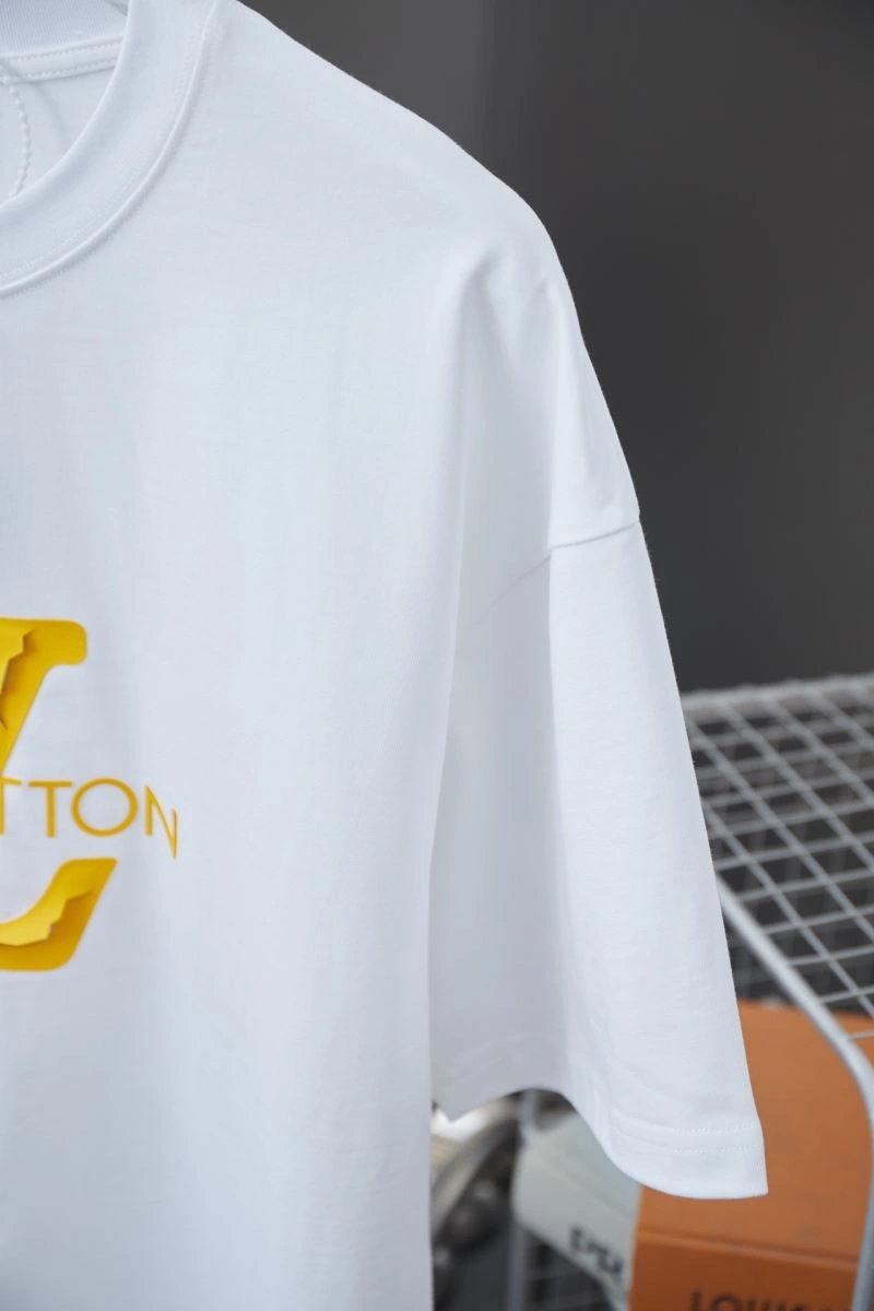 Louis Vuitton T-Shirts TimelessDesign 138446