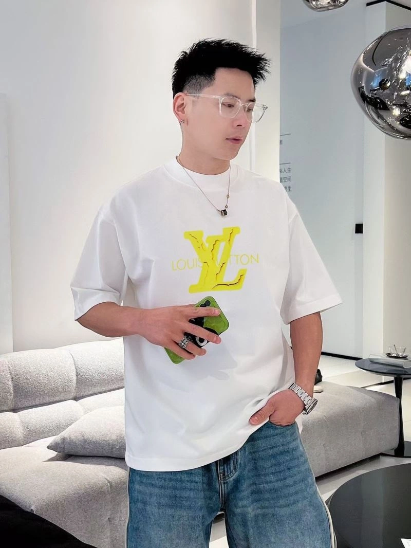 Louis Vuitton T-Shirts TimelessDesign 138446