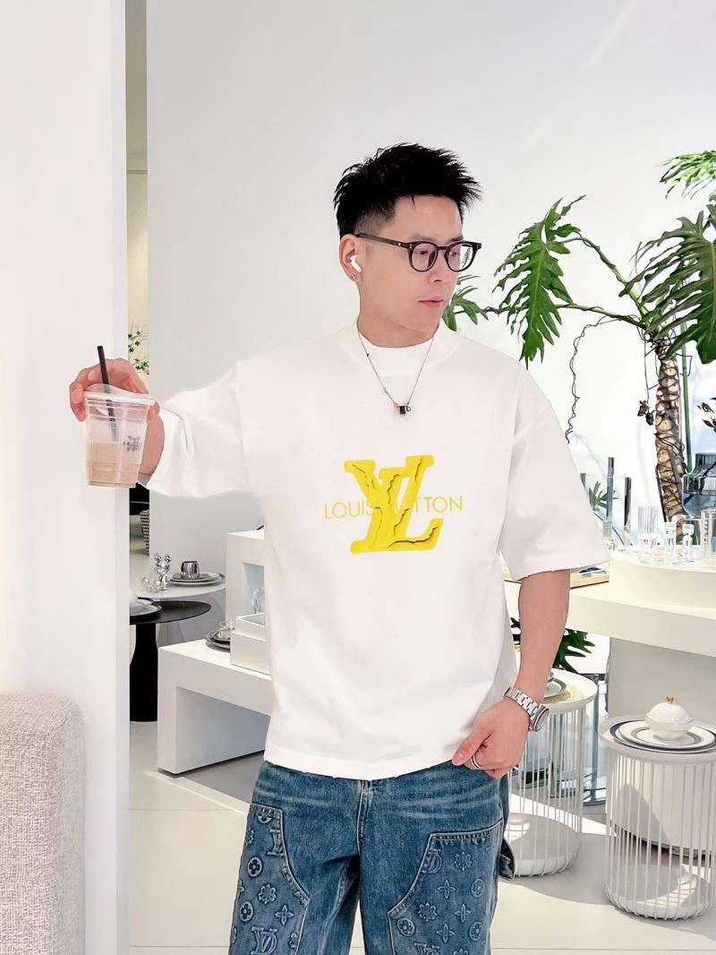 Louis Vuitton T-Shirts TimelessDesign 138446