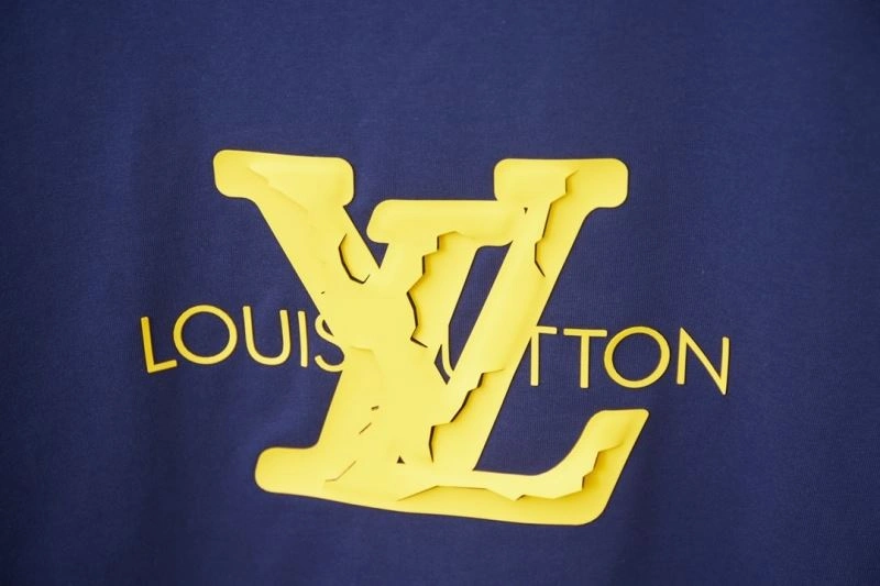 Breathable Louis Vuitton T-Shirts 138445