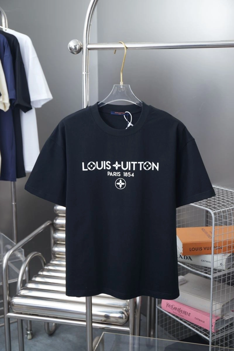 Stylish Louis Vuitton T-Shirts 138453