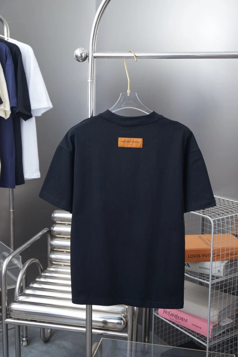 Stylish Louis Vuitton T-Shirts 138453