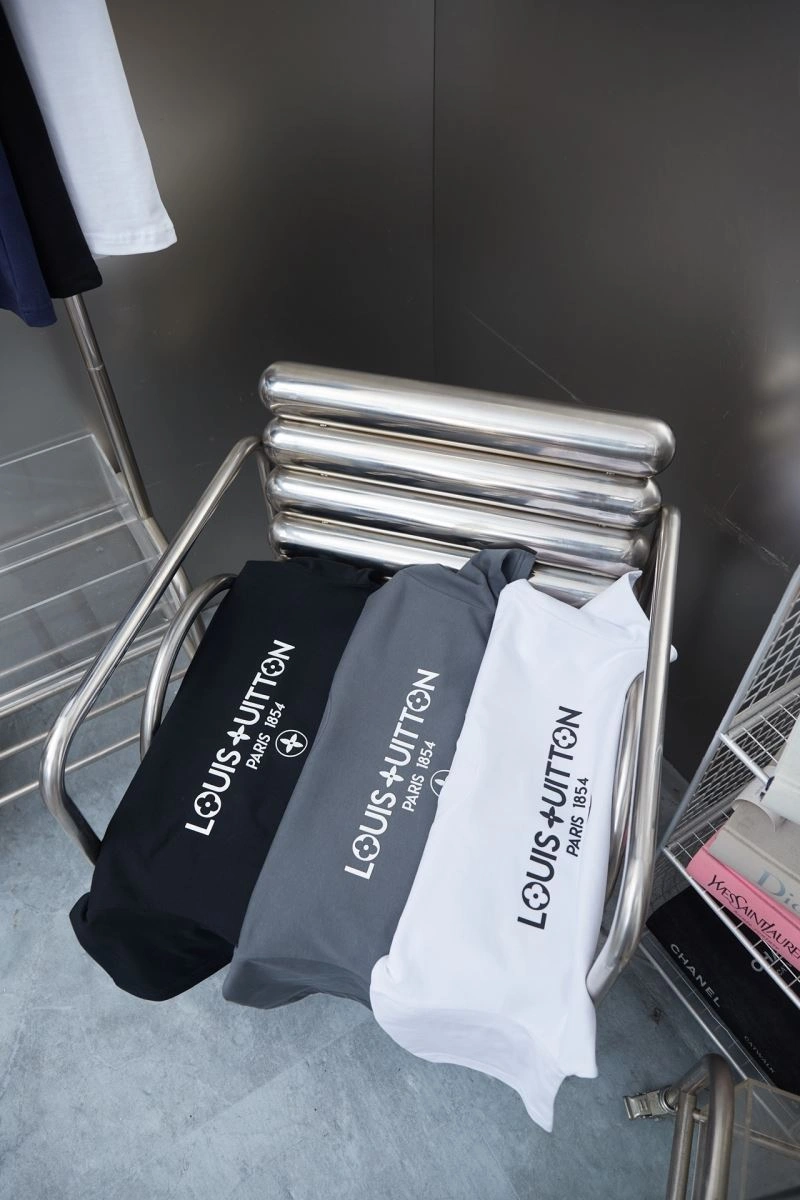 Stylish Louis Vuitton T-Shirts 138453