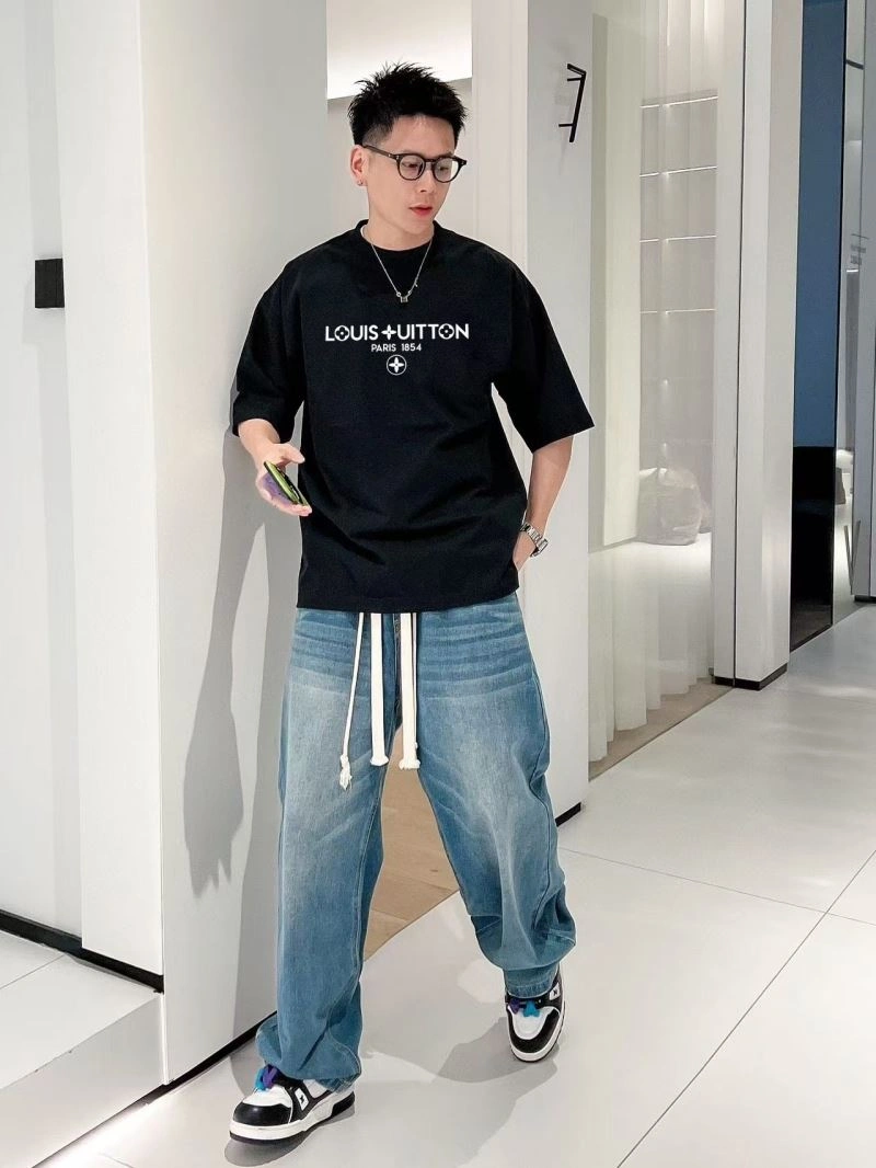 Stylish Louis Vuitton T-Shirts 138453