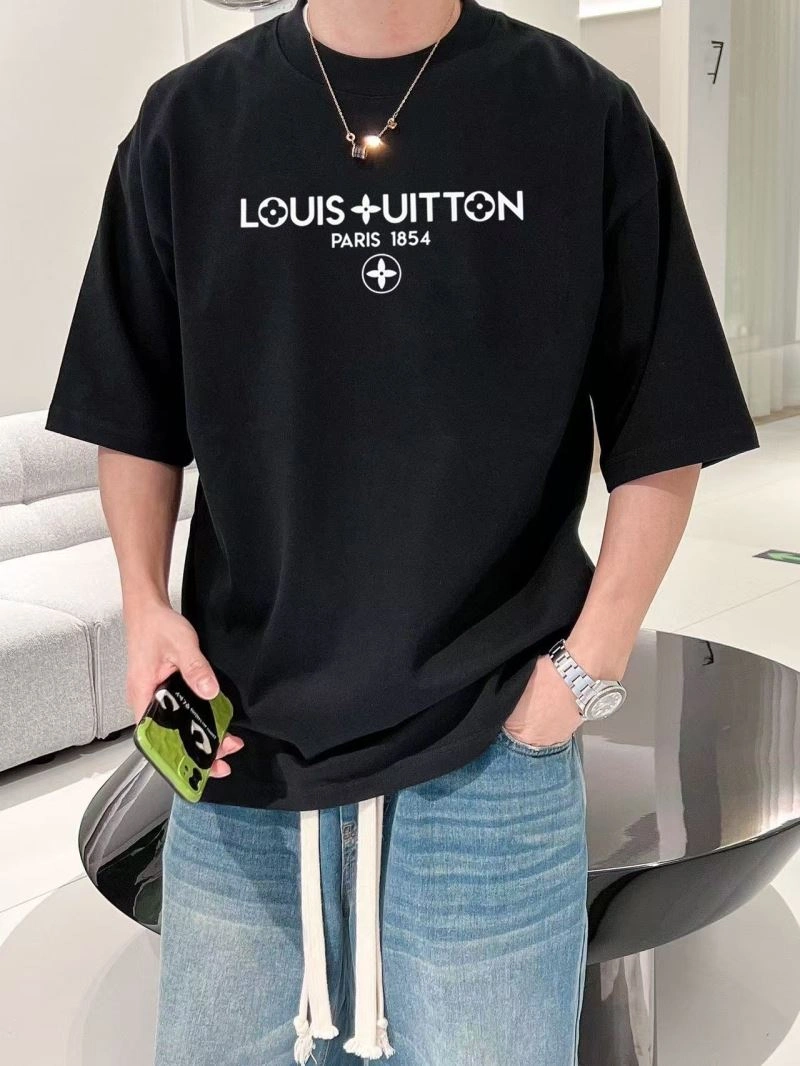 Stylish Louis Vuitton T-Shirts 138453