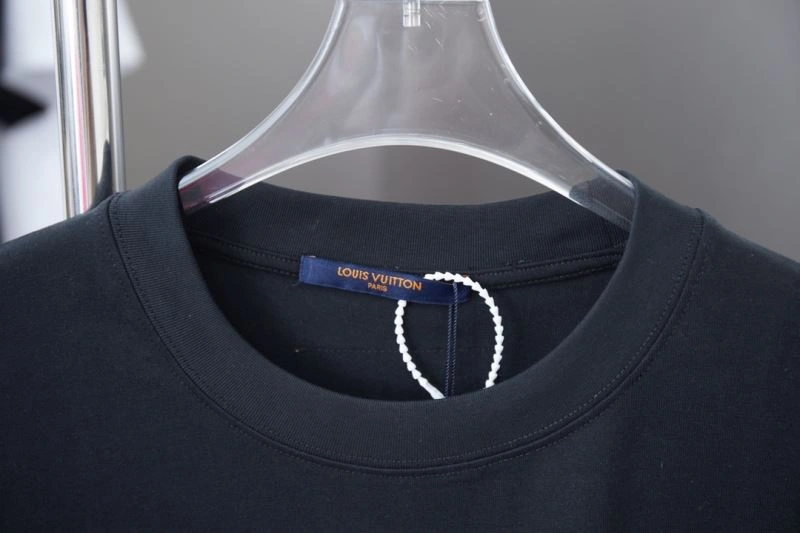Louis Vuitton T-Shirts Contemporary 138443
