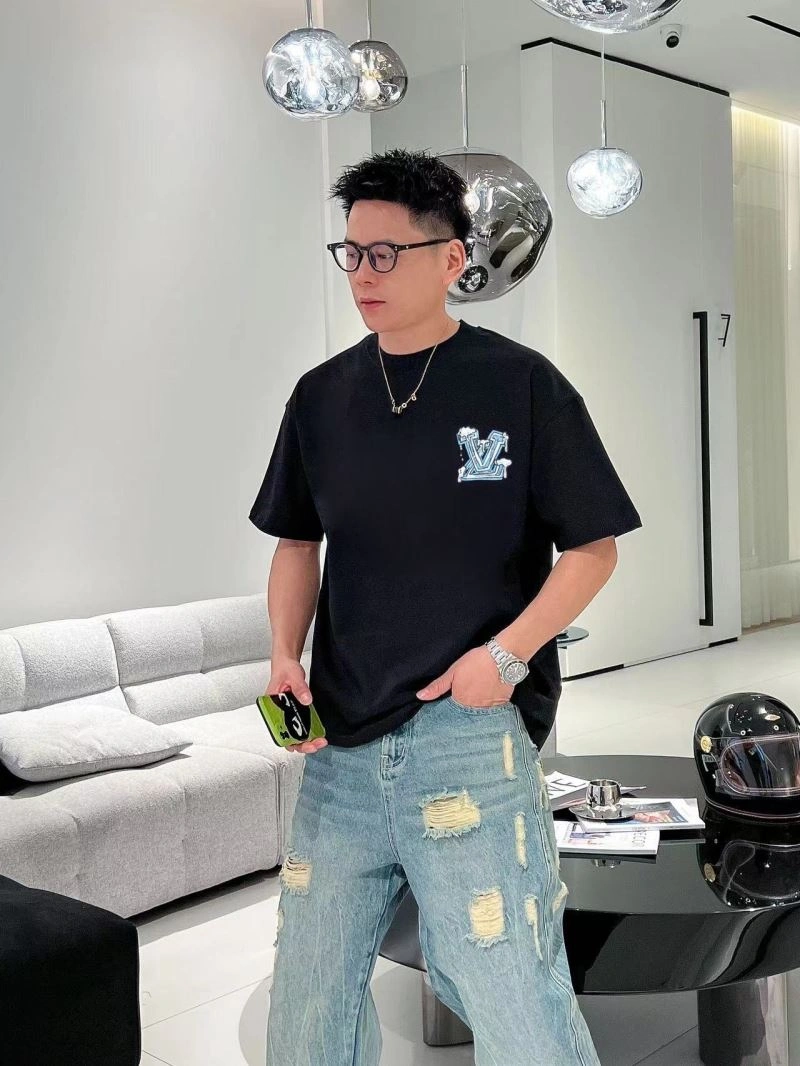 Louis Vuitton T-Shirts Contemporary 138443