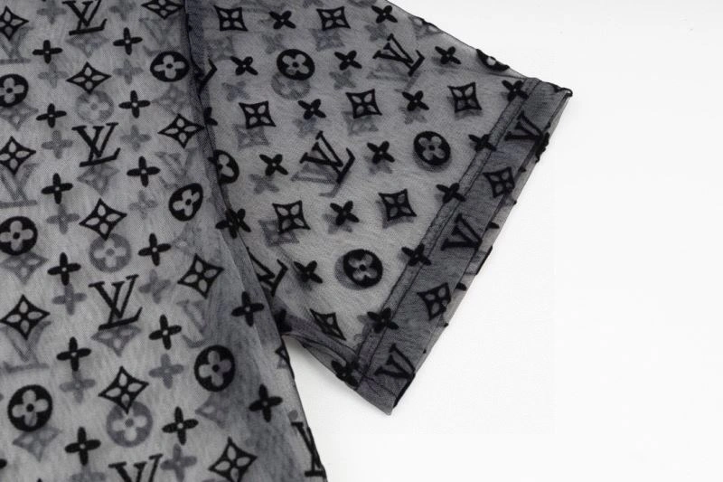 Louis Vuitton T-Shirts Elegant 138438