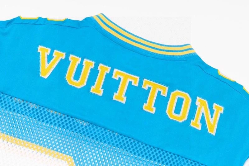 Sporty Louis Vuitton T-Shirts 138454