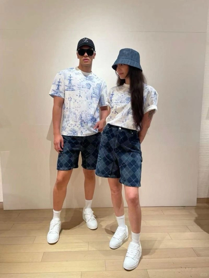 Popular Louis Vuitton T-Shirts 138459