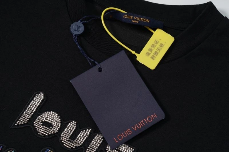 Louis Vuitton T-Shirts Seasonal 138437