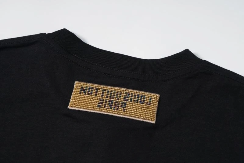 Louis Vuitton T-Shirts Seasonal 138437