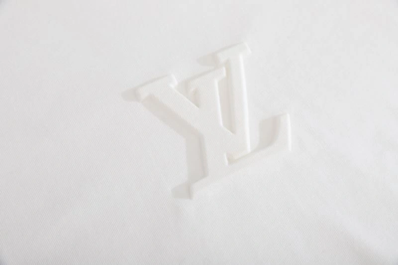 Lightweight Louis Vuitton T-Shirts 138431