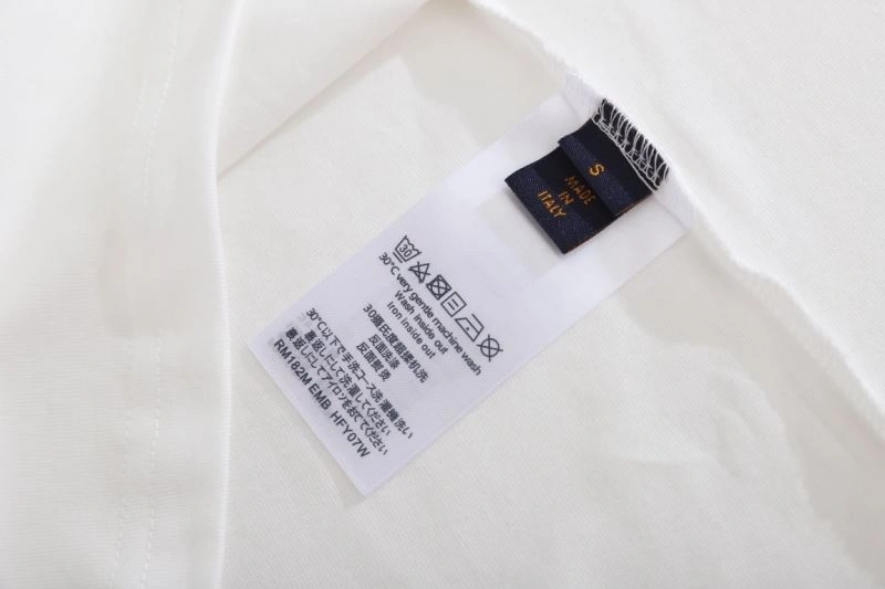 Lightweight Louis Vuitton T-Shirts 138431