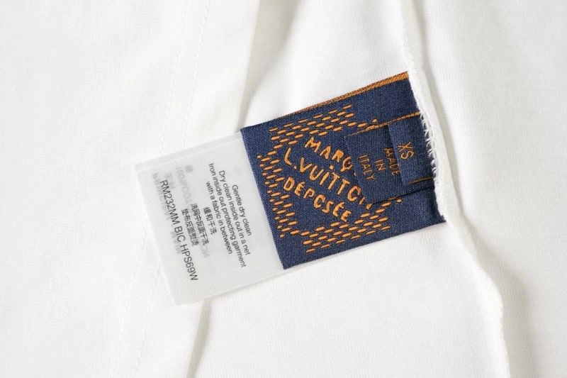 Louis Vuitton T-Shirts Sporty 138419