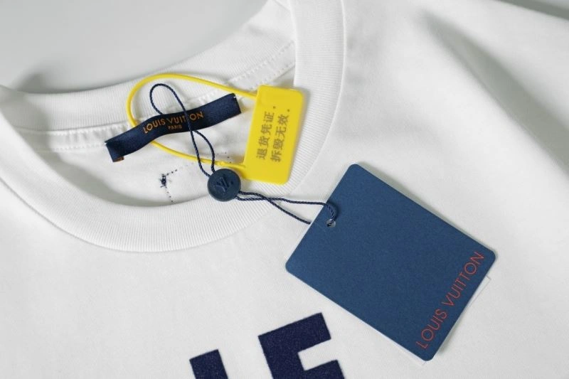 Tailored Louis Vuitton T-Shirts 138441
