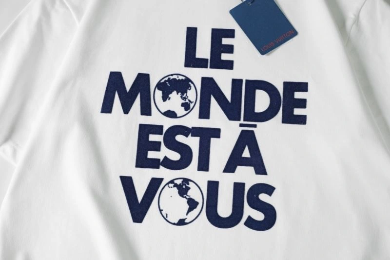 Tailored Louis Vuitton T-Shirts 138441