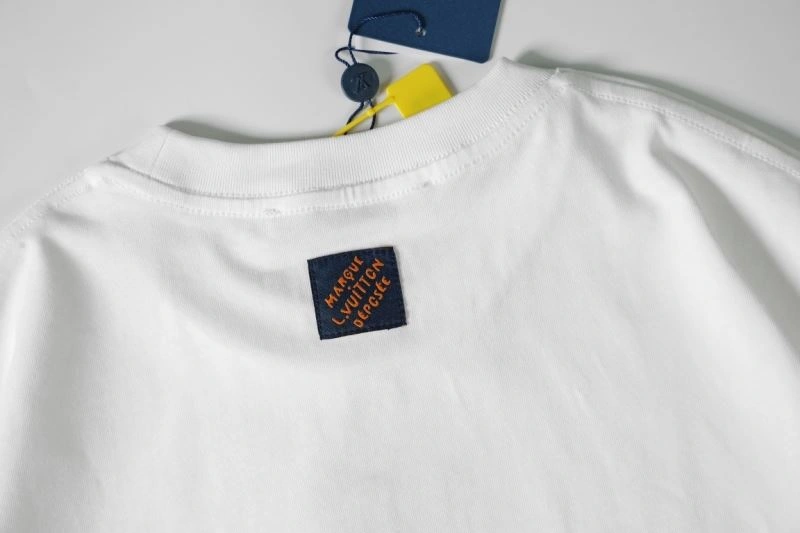 Tailored Louis Vuitton T-Shirts 138441