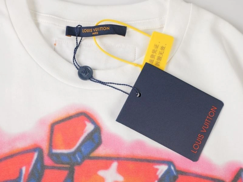 Upgraded Louis Vuitton T-Shirts 138413