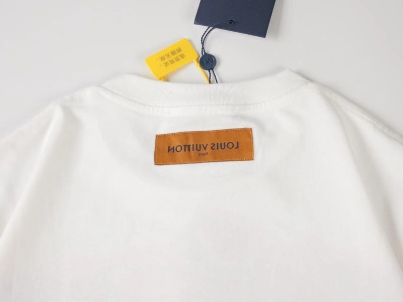 Upgraded Louis Vuitton T-Shirts 138413