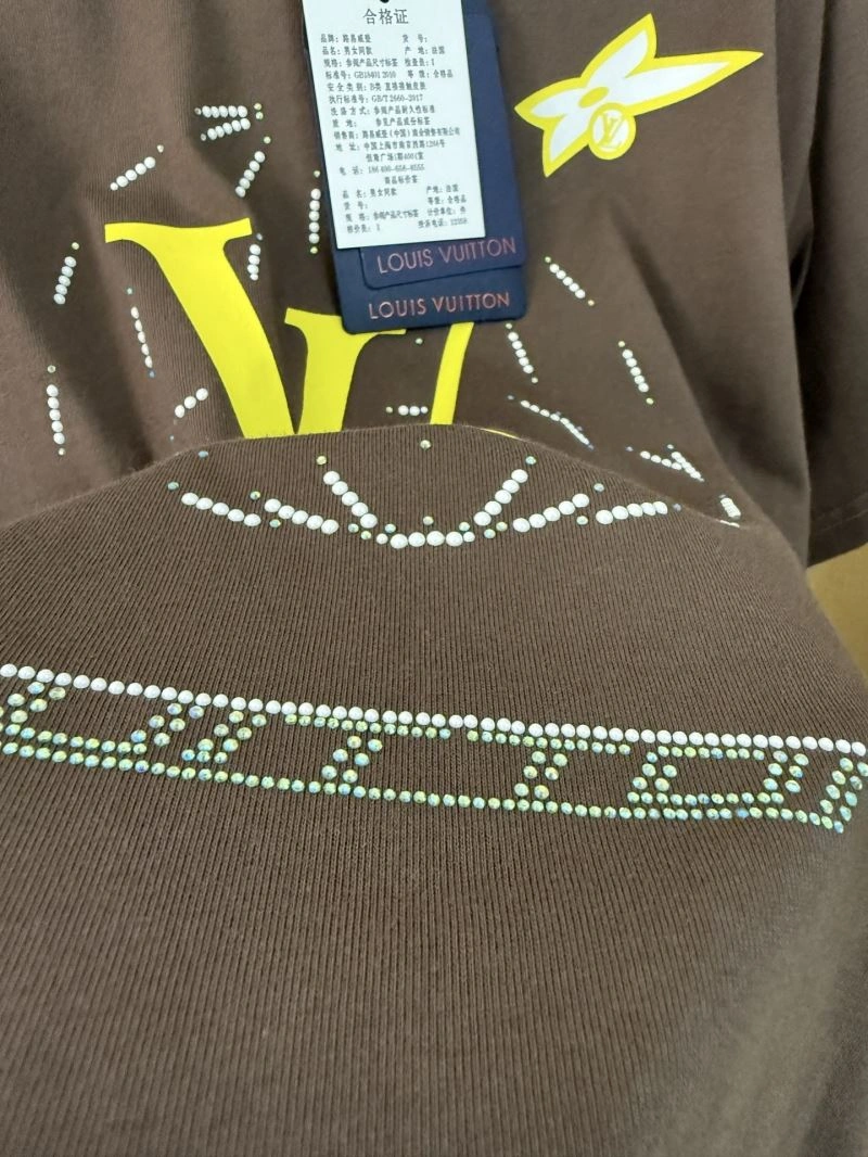 Soft Louis Vuitton T-Shirts 138409